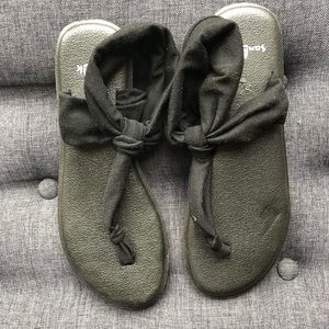 Black Sanuk yoga sling backs